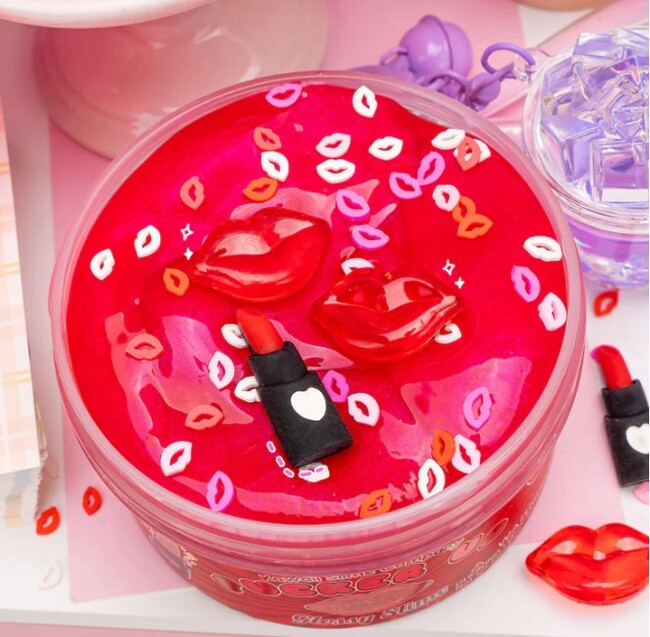 Pucker Up Glossy Slime