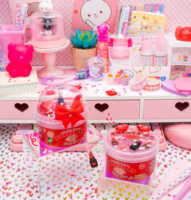 Pucker Up Glossy Slime