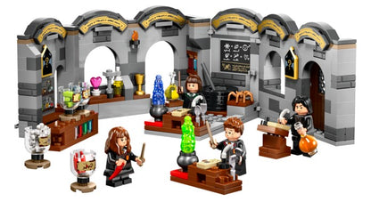 Harry Potter Hogwarts Castle Potions Class